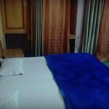 New Crown Hotel Indore Buitenkant foto