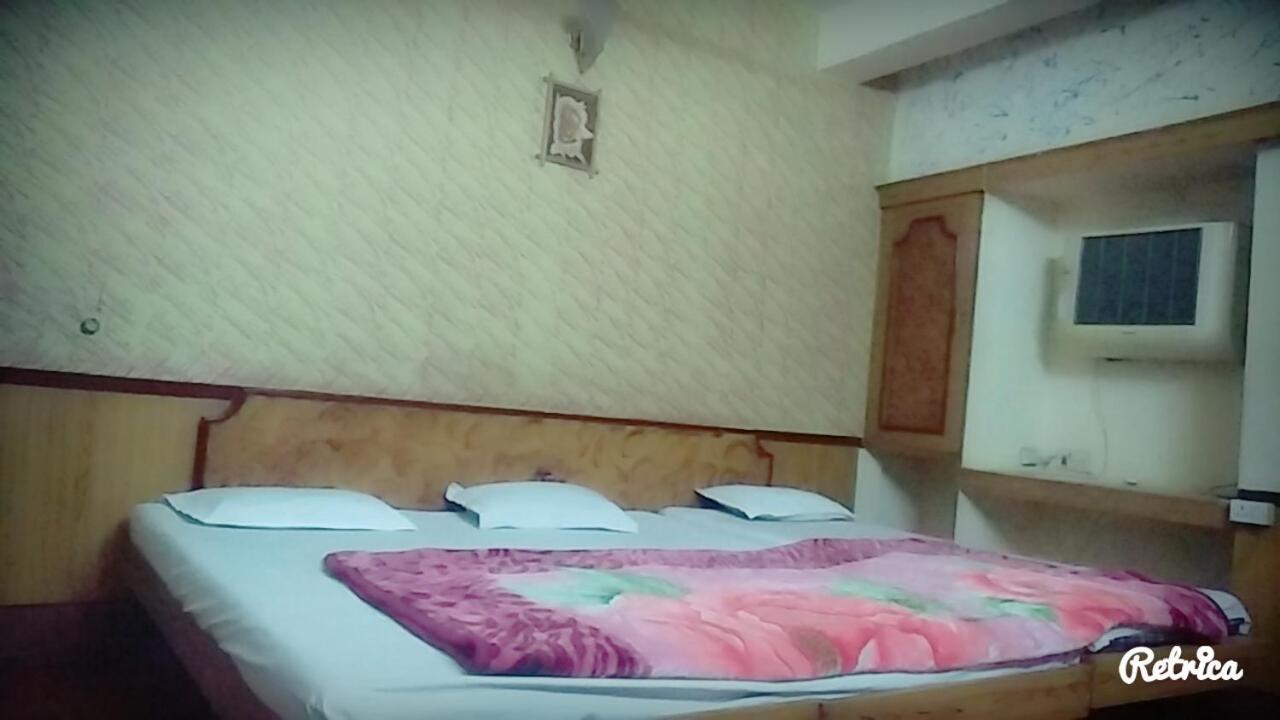 New Crown Hotel Indore Buitenkant foto