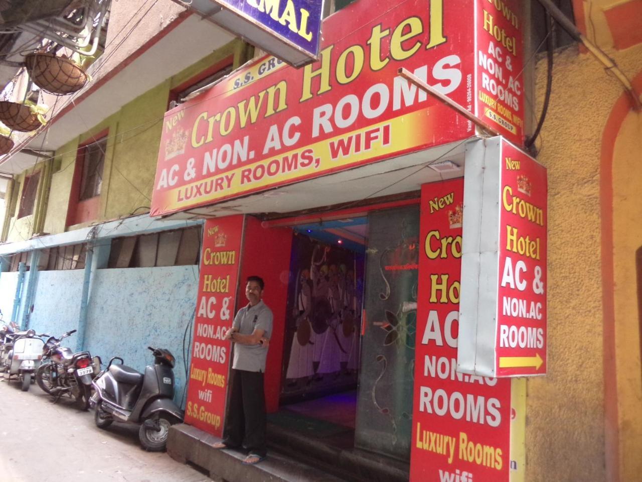 New Crown Hotel Indore Buitenkant foto