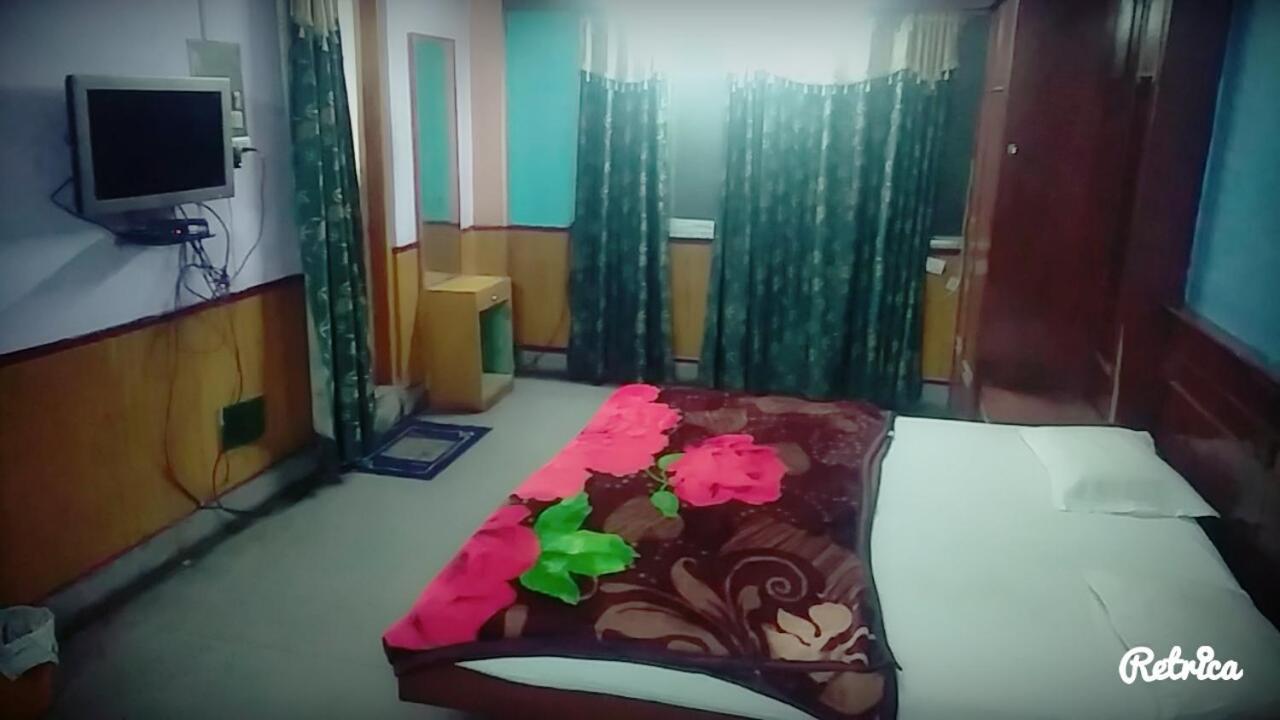 New Crown Hotel Indore Buitenkant foto