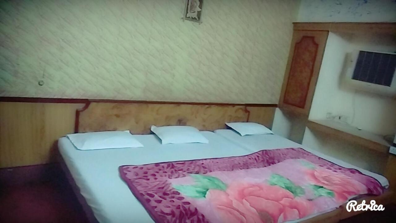 New Crown Hotel Indore Buitenkant foto